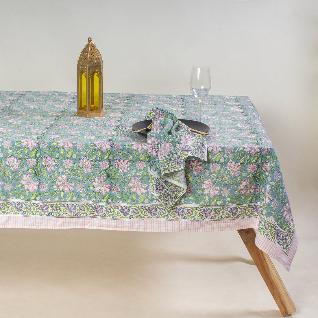 Affordable Luxury Gifts For Her Block Floral Print Table Cloth & Six Cotton Napkins