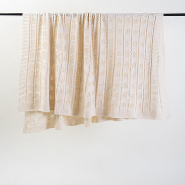 Cozy Cream Warmth Knitted Throw For Sofas