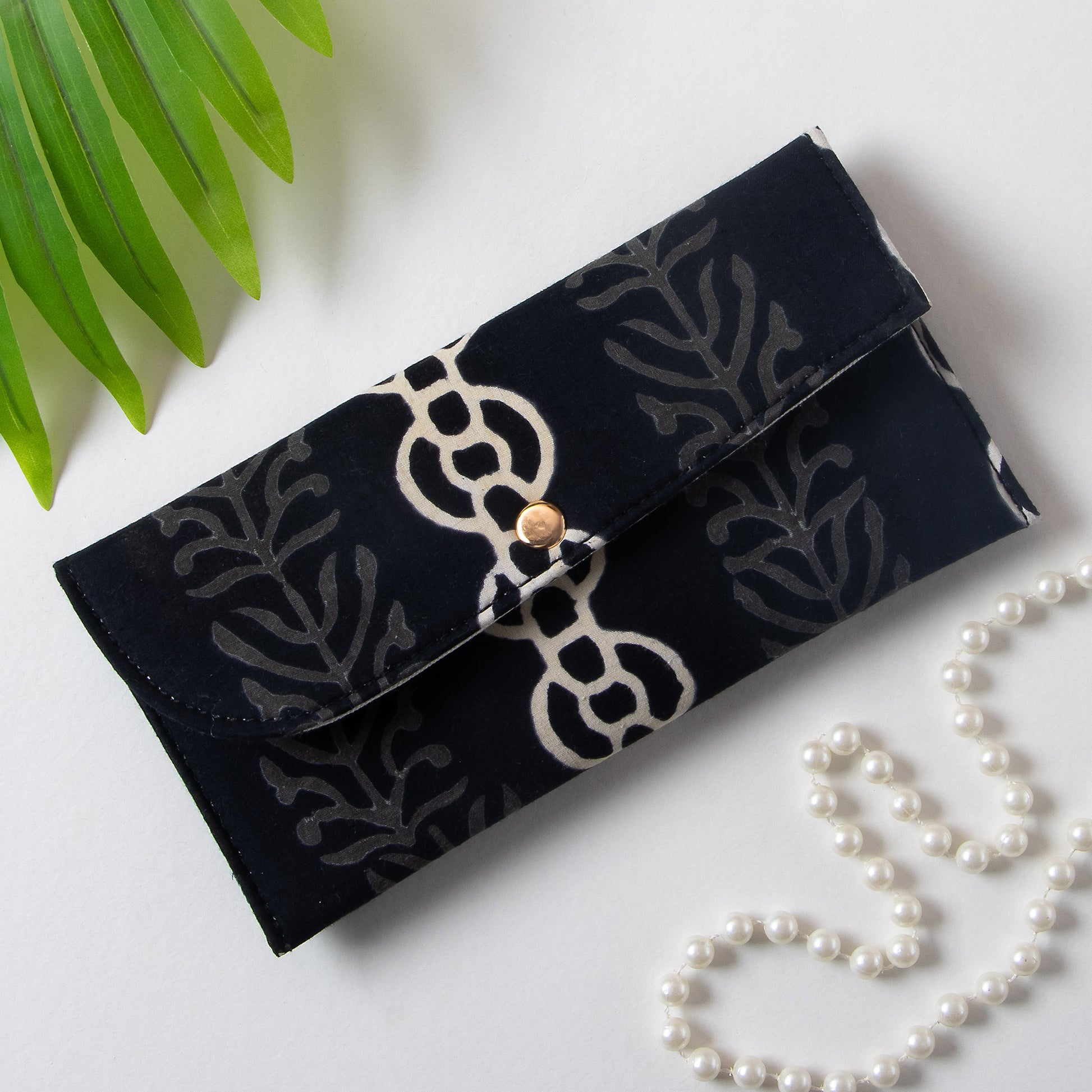 Beautiful Black Color Small Clutch Purse