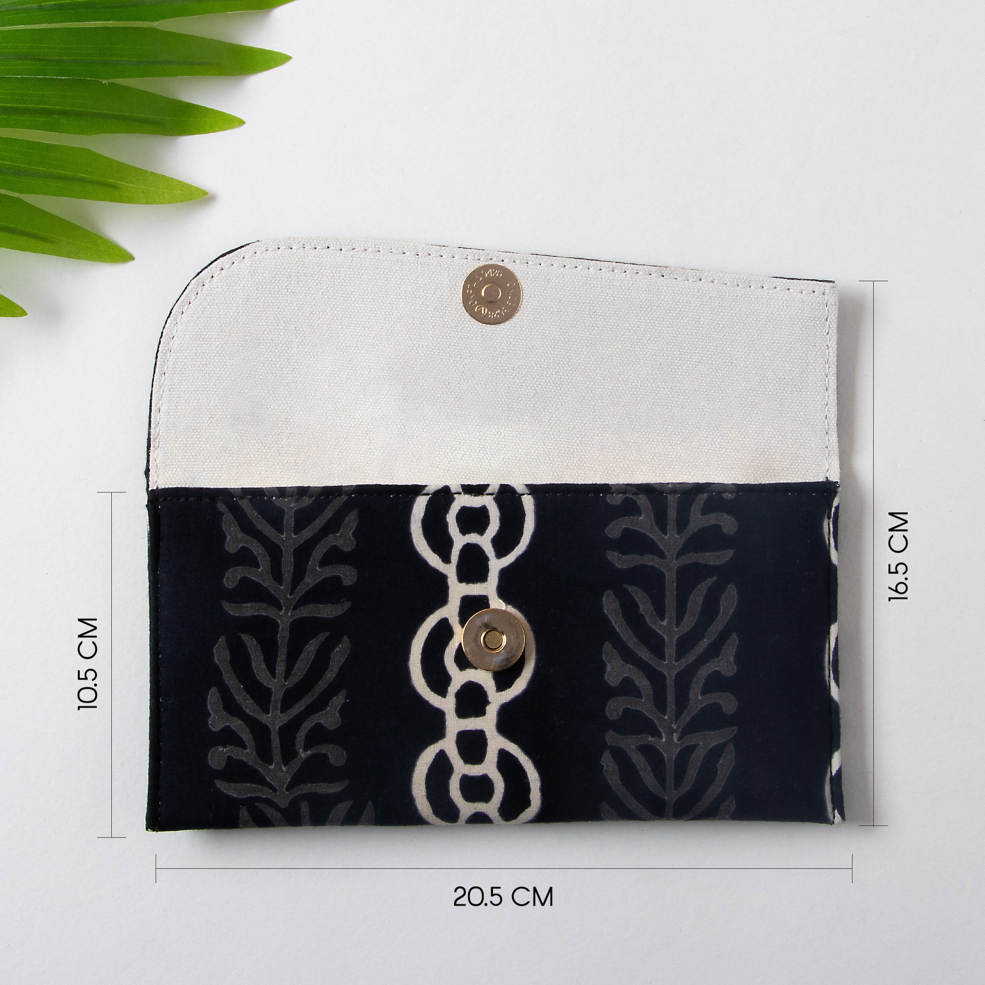 Beautiful Black Color Small Clutch Purse