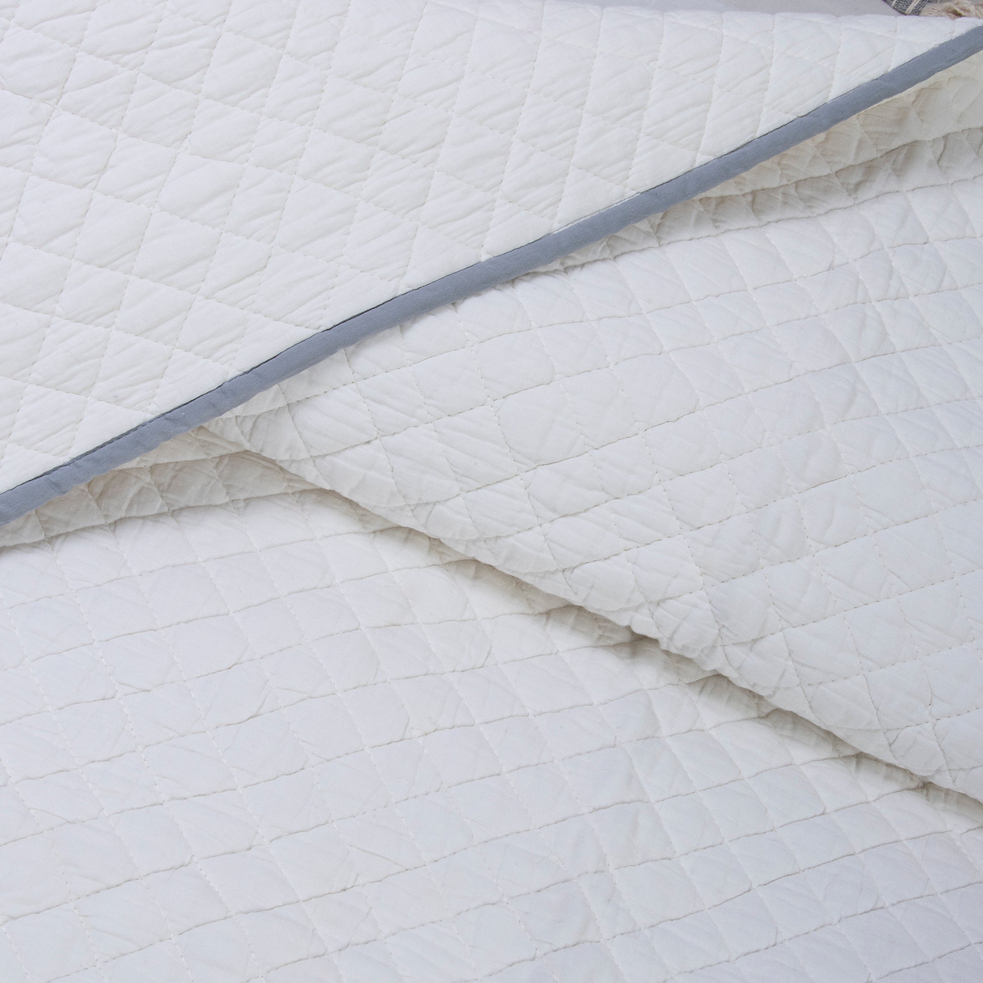 pure cotton white solid jaipuri bed covers quilt online