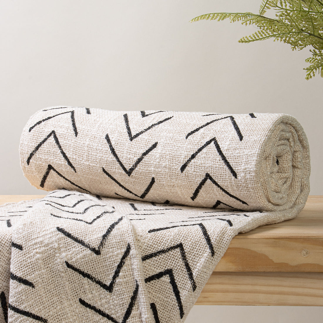 Black Stripes Print Throw Blanket For Living Room Decor Online