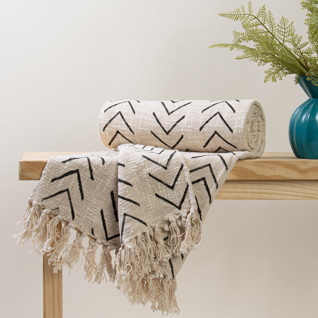 Black Stripes Print Throw Blanket For Living Room Decor Online