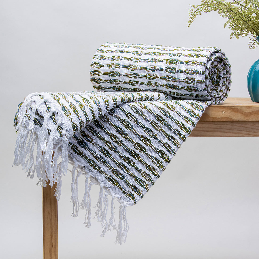 Multicolor Cotton Handmade Woollen Throw Blankets