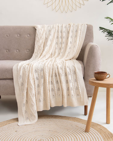 Cozy Cream Warmth Knitted Throw For Sofas