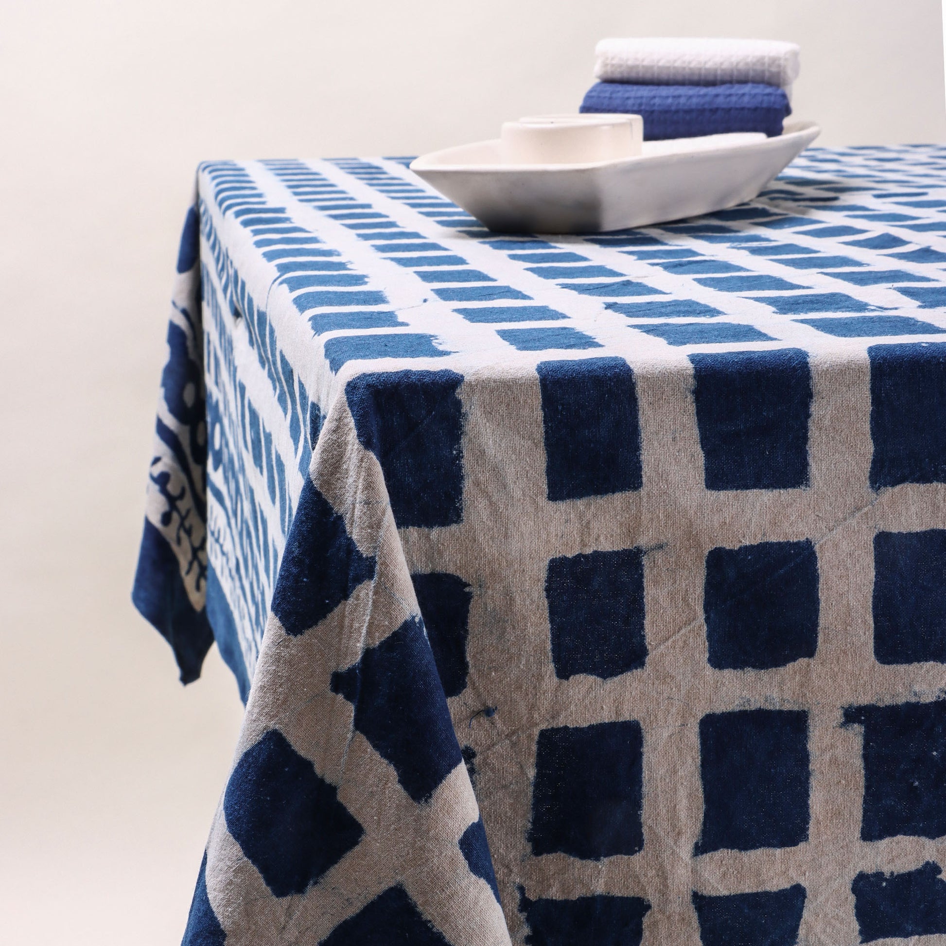 Hand Block Geometrical Print Dining Table Cover 6 Seater Online