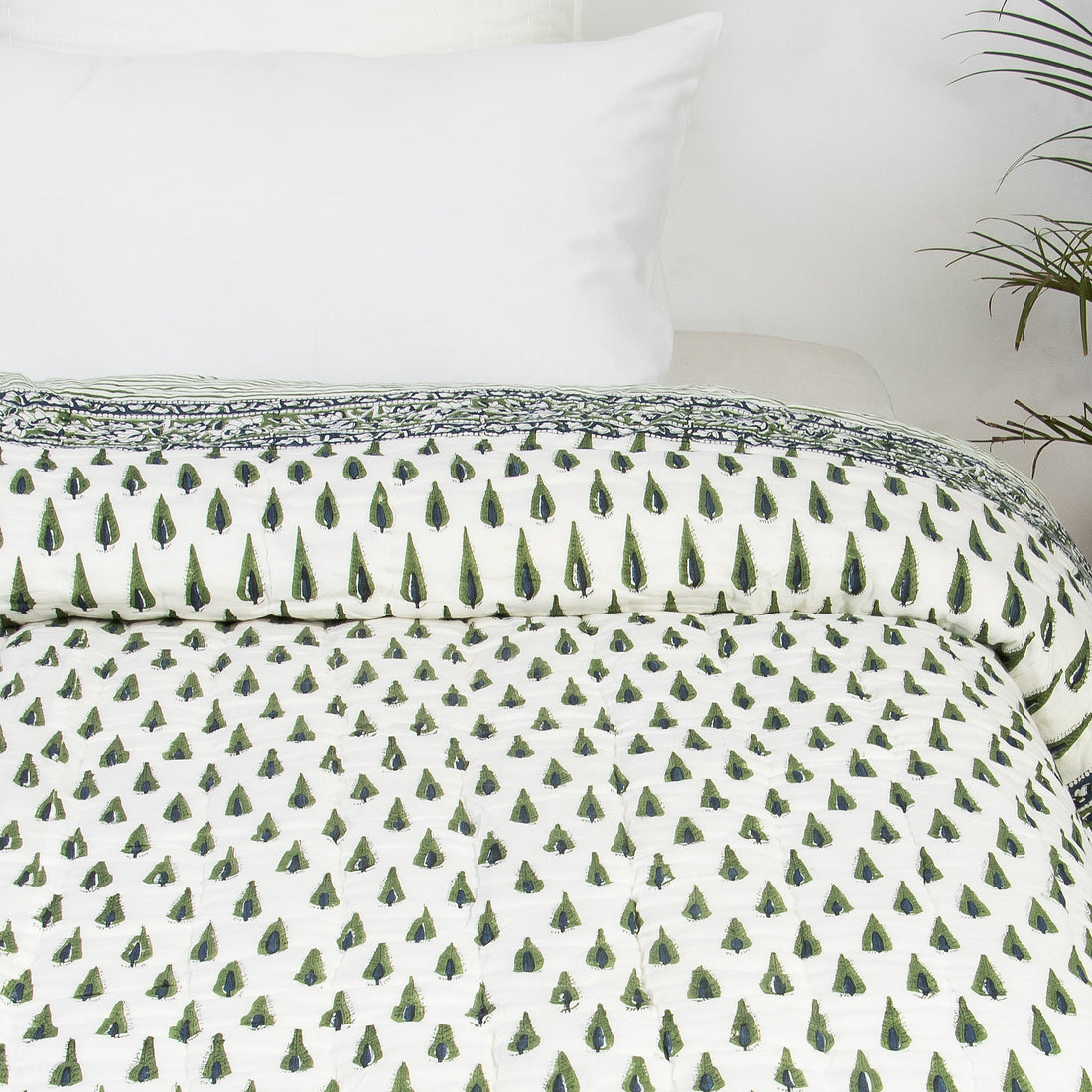 Green Leaf Floral Soft Traditional Cotton Quilt Blanket Online