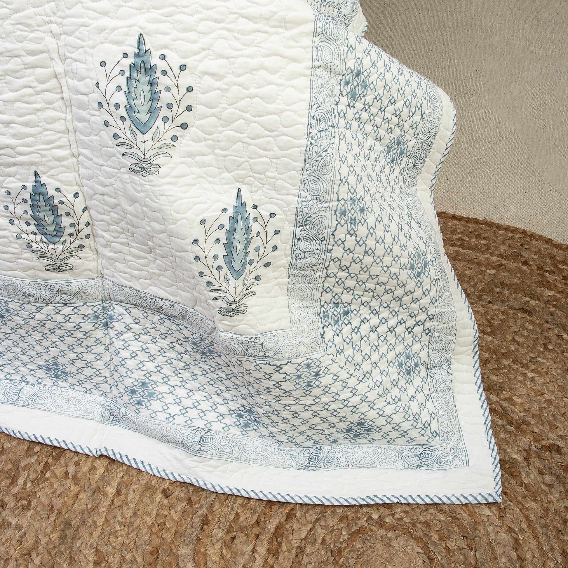 Blue Flower Plant Design Pure Machin Cotton Quilt Online DMAASA.in