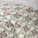 Multicolor Floral Print Soft Cotton Machin Quilts & Comforters