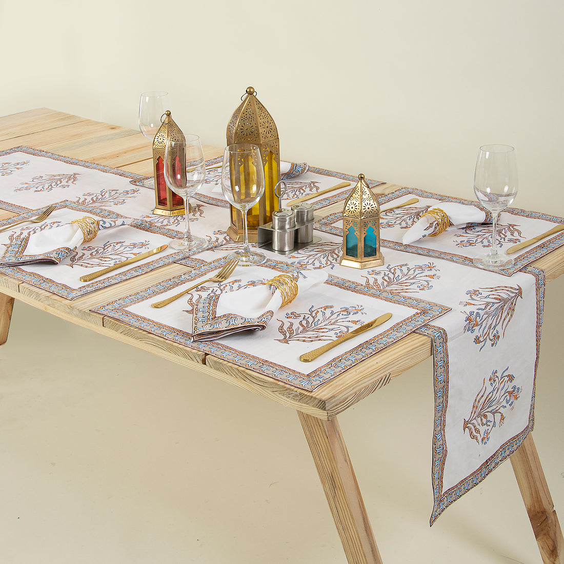 Boota Floral Block Printed Cotton Table Runner & Mat Set Online
